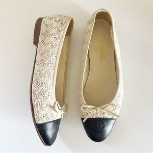 Chanel Crochet Knit Ballet Flats CC Cap Toe Bow Cream Black Size EU 41